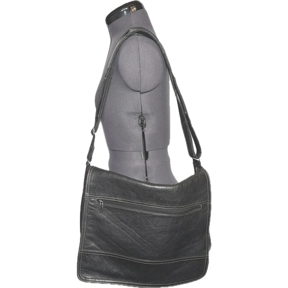 Vtg 90s Black Genuine Leather Messenger Bag Crossbody Satchel Laptop Bag DAMAGED